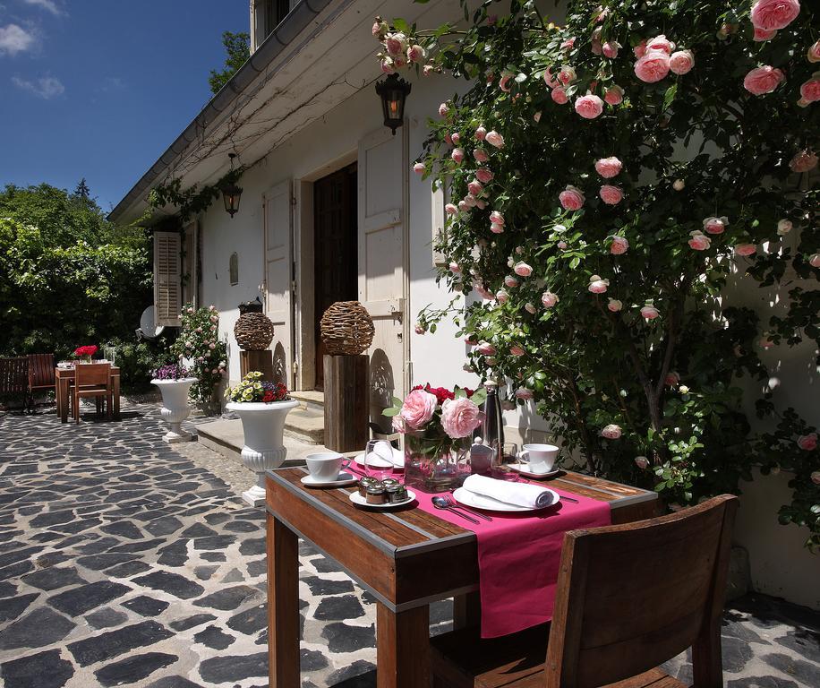 Hotel Les Saints Pères Montagnole Esterno foto