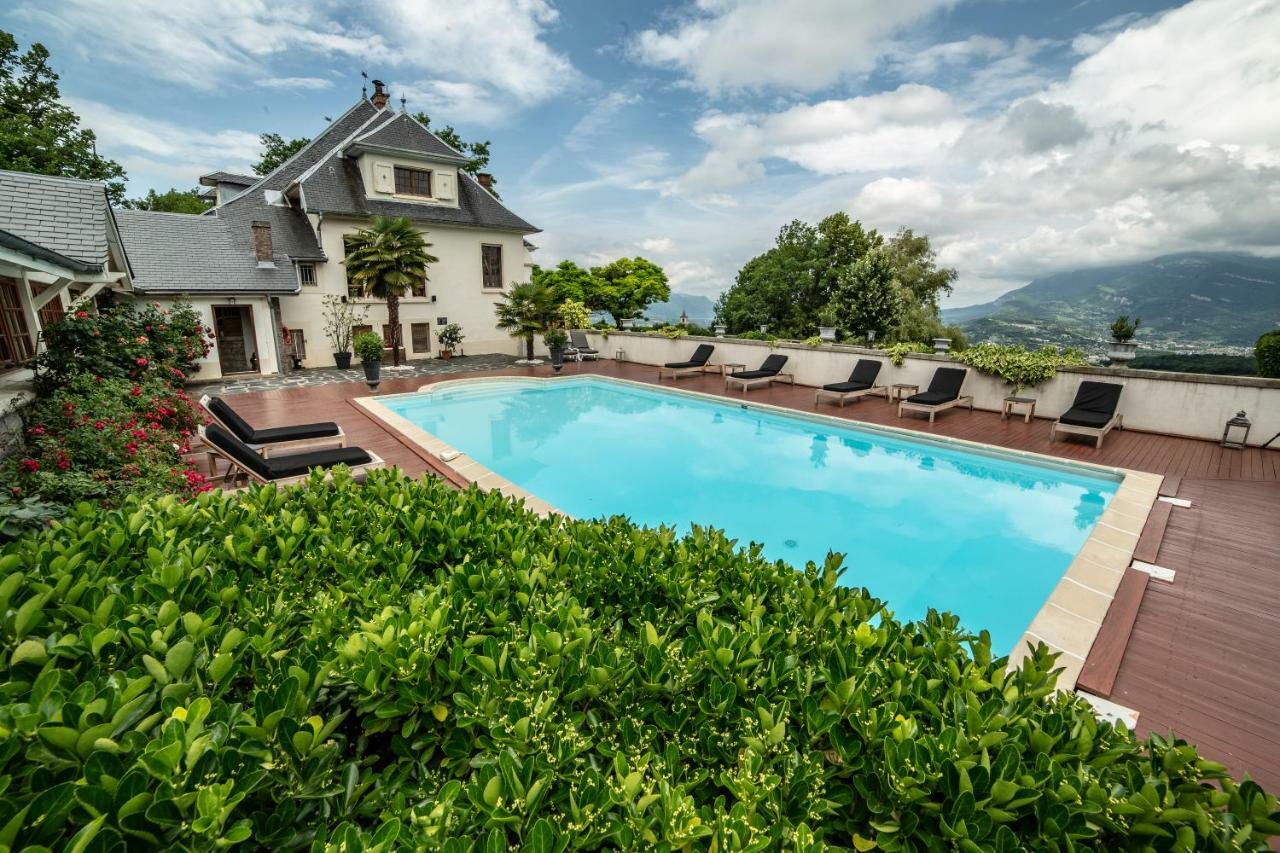 Hotel Les Saints Pères Montagnole Esterno foto